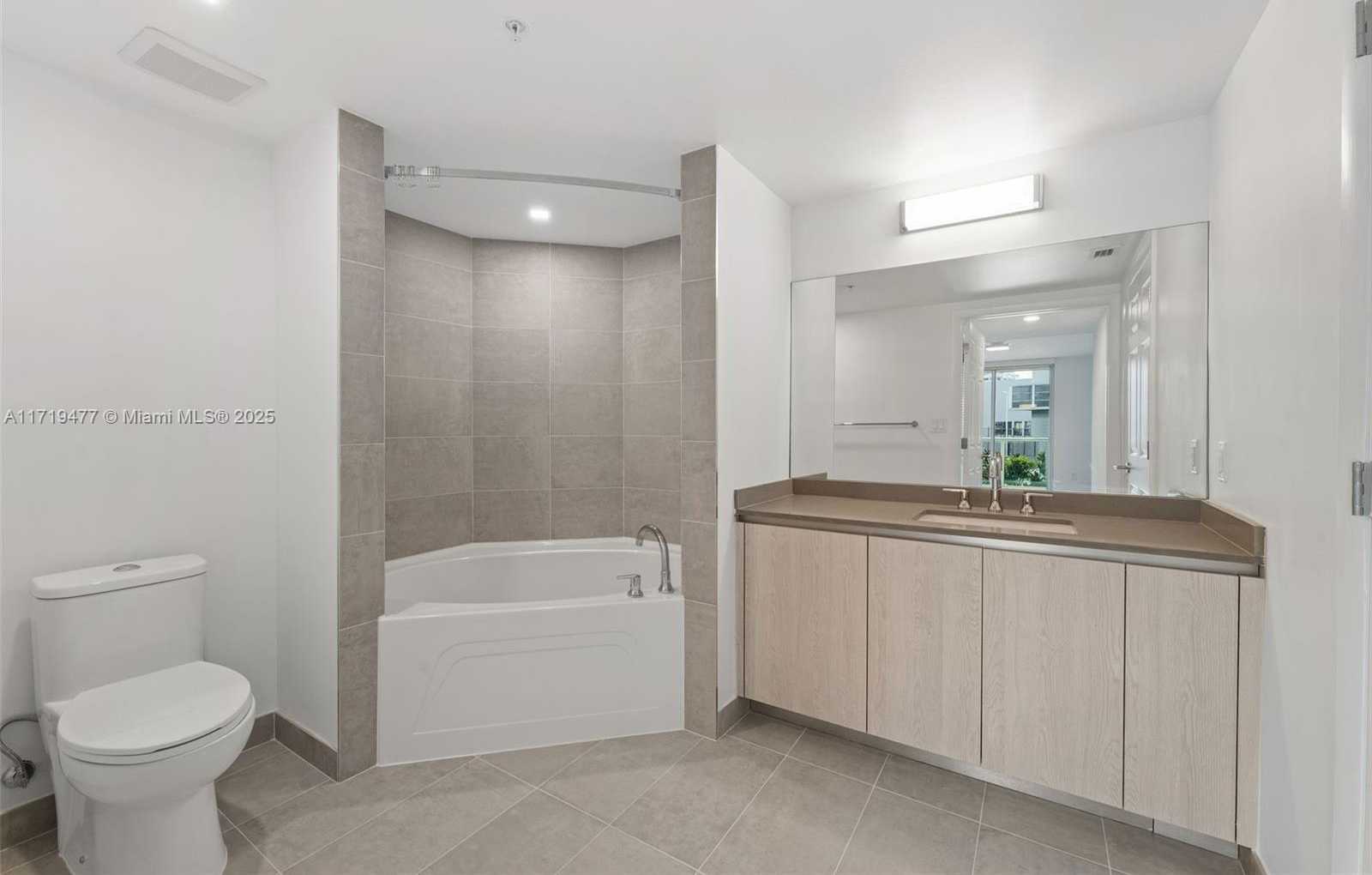 Small Image of 1500 BAY RD #M-0922, Miami Beach Number 22
