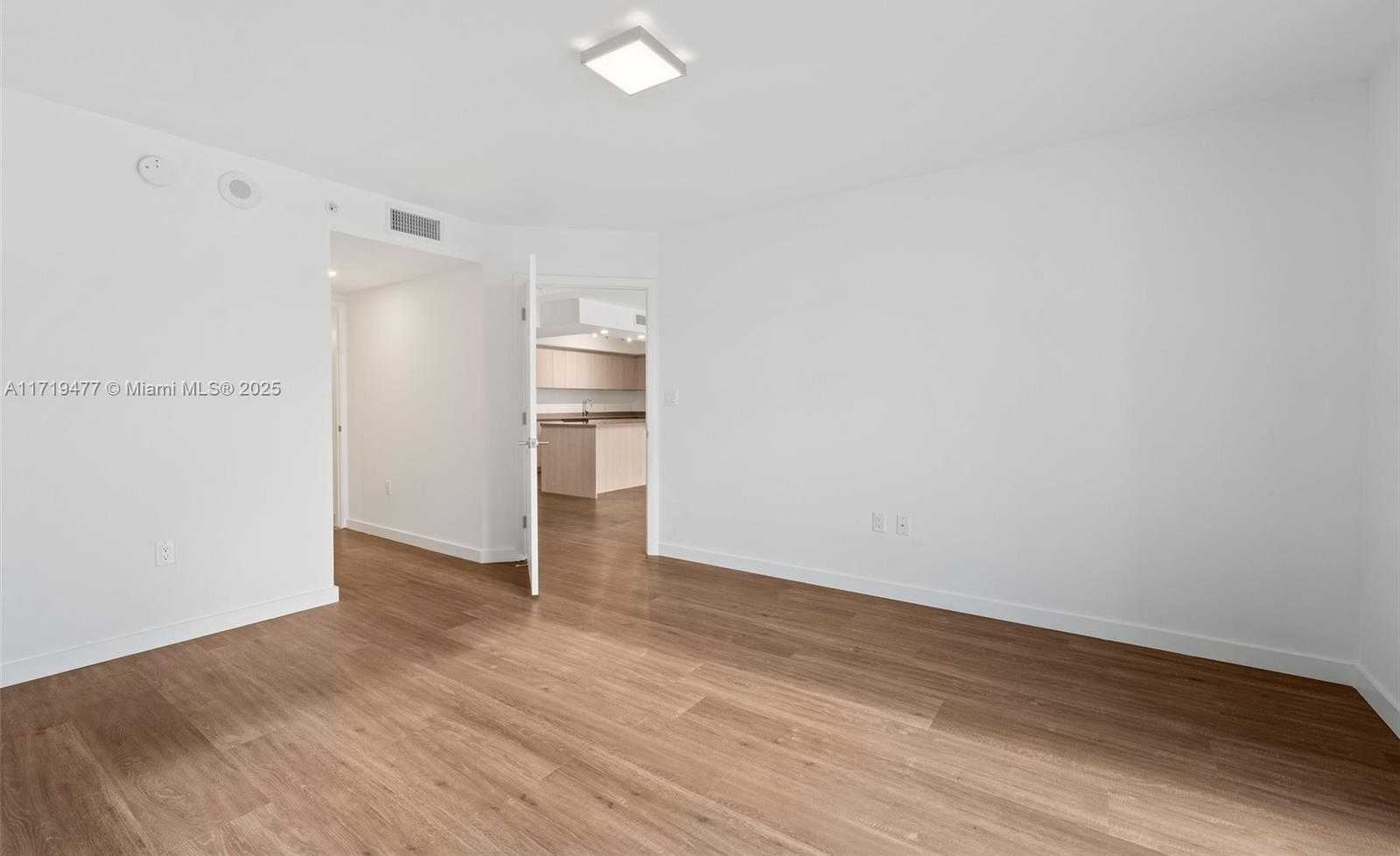 Small Image of 1500 BAY RD #M-0922, Miami Beach Number 24
