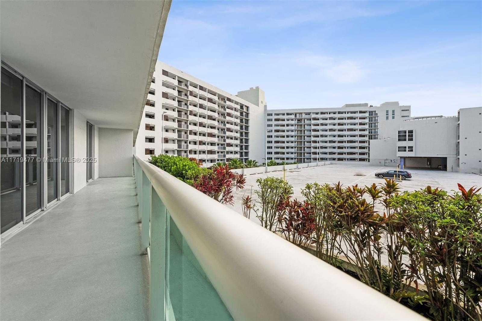 Small Image of 1500 BAY RD #M-0922, Miami Beach Number 28