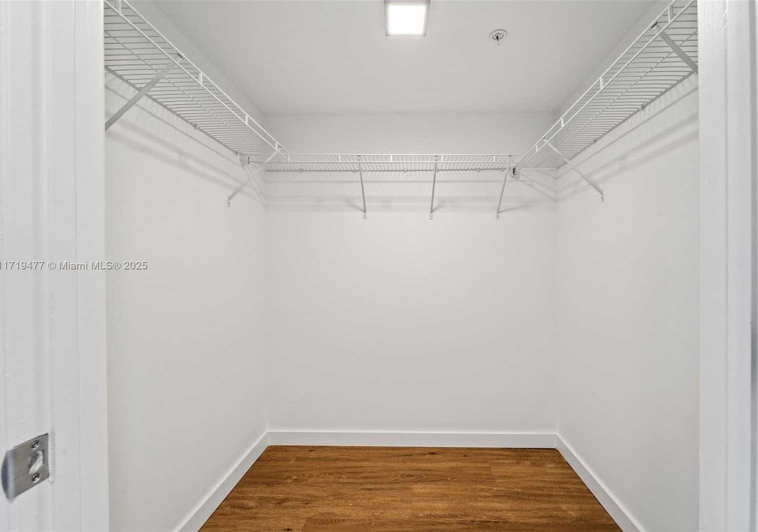 Small Image of 1500 BAY RD #M-0922, Miami Beach Number 30