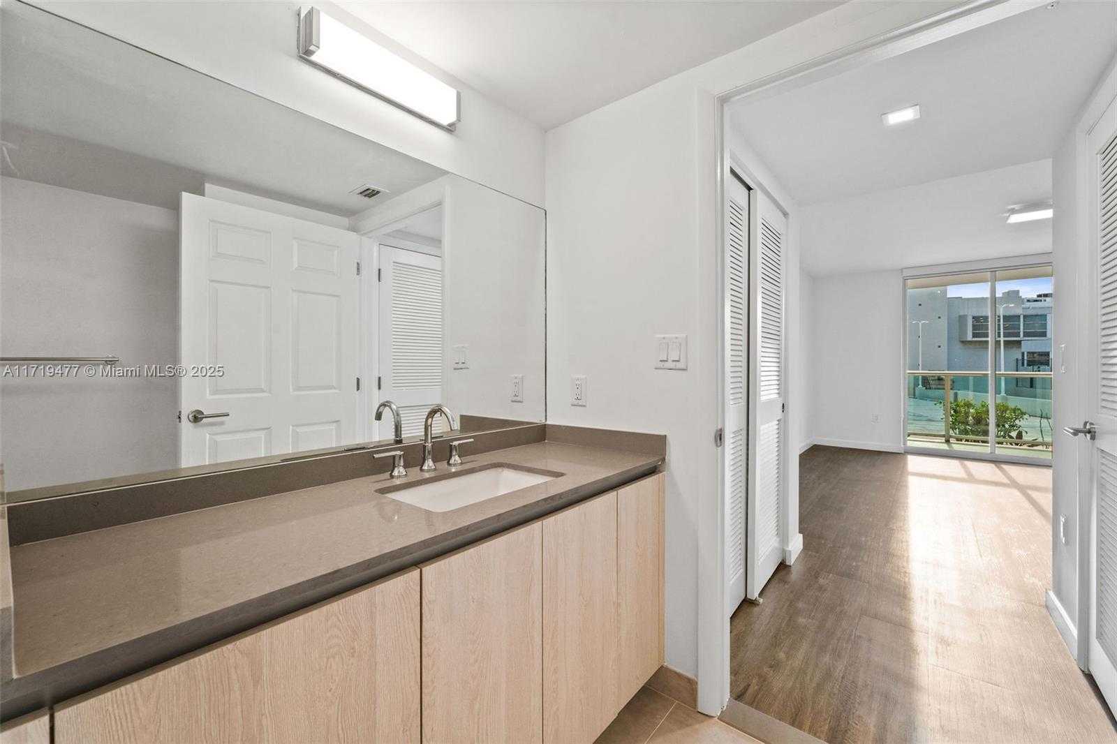 Small Image of 1500 BAY RD #M-0922, Miami Beach Number 32