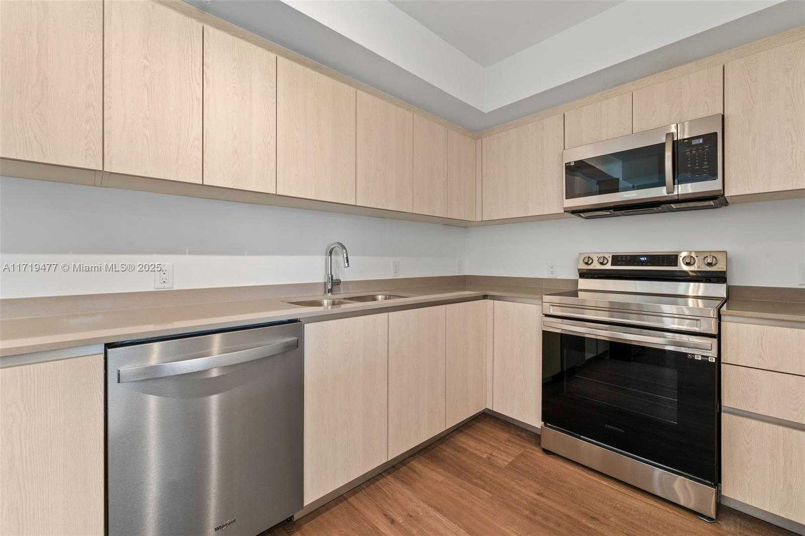 Small Image of 1500 BAY RD #M-0922, Miami Beach Number 5