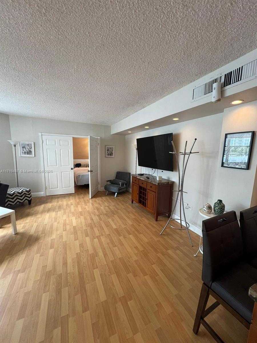 Small Image of 905 BRICKELL BAY DR #1422, Miami Number 15