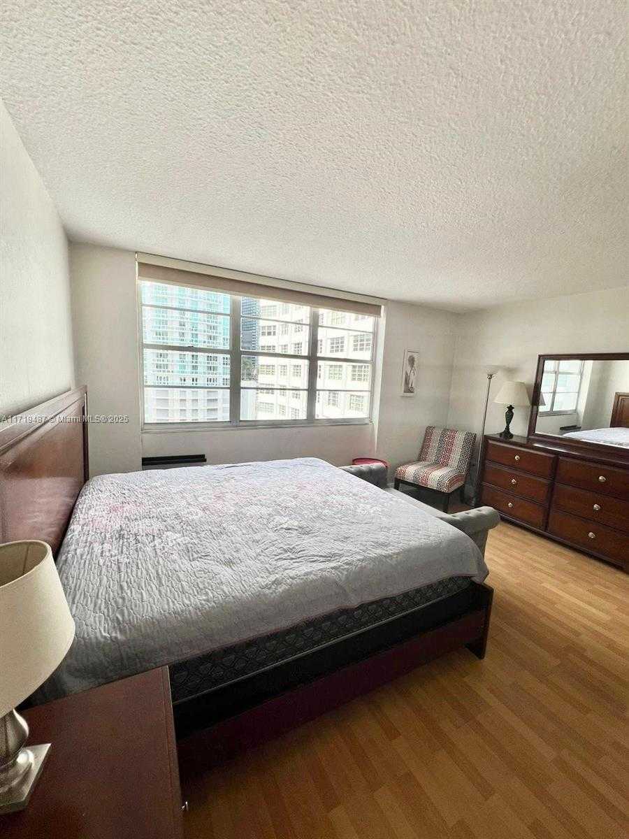 Small Image of 905 BRICKELL BAY DR #1422, Miami Number 18