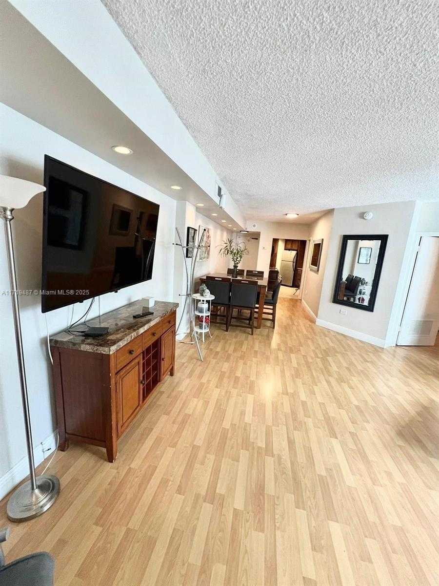 Small Image of 905 BRICKELL BAY DR #1422, Miami Number 22