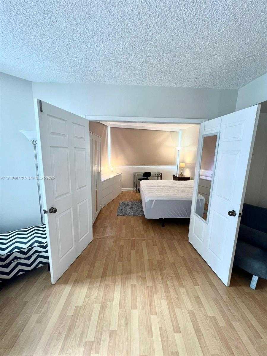 Small Image of 905 BRICKELL BAY DR #1422, Miami Number 27