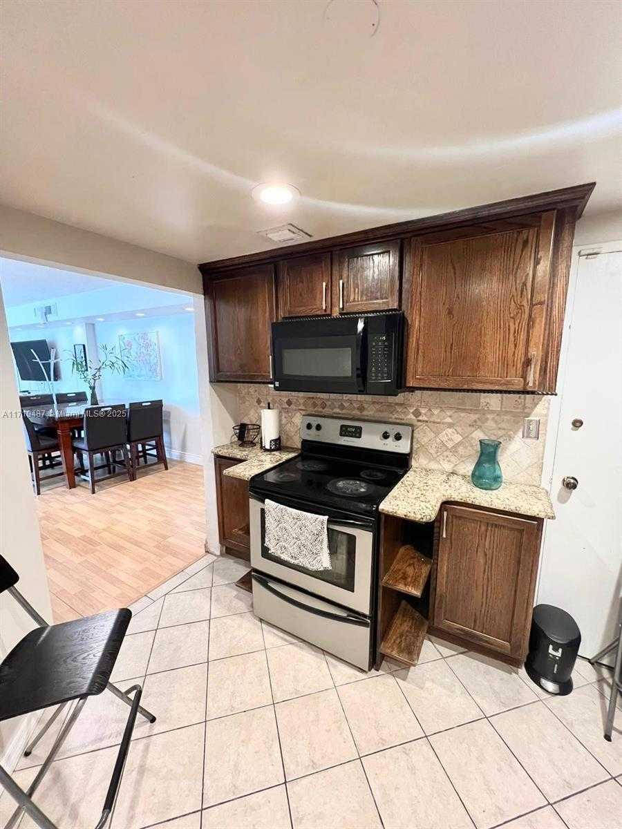 Small Image of 905 BRICKELL BAY DR #1422, Miami Number 9