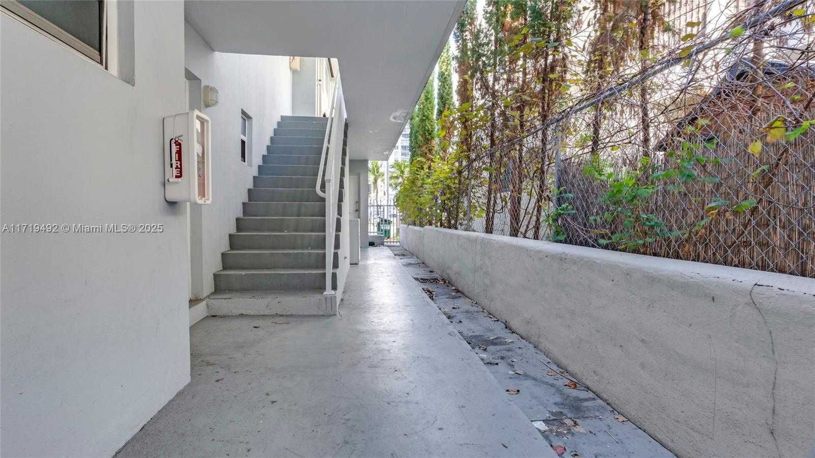 Small Image of 4201 INDIAN CREEK DR #4, Miami Beach Number 13
