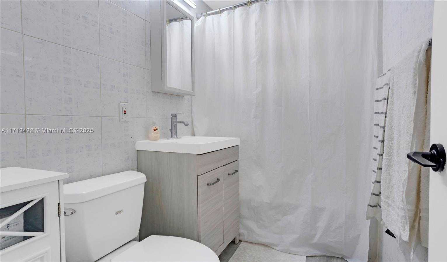 Small Image of 4201 INDIAN CREEK DR #4, Miami Beach Number 8