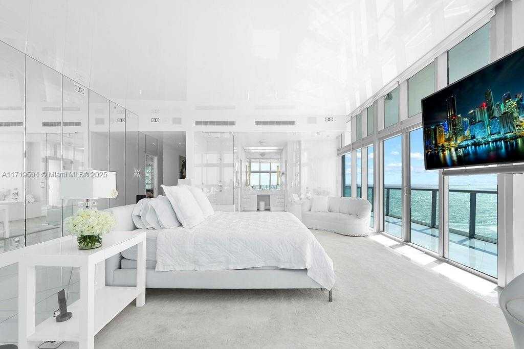 Small Image of 3737 Collins Ave, Miami Beach, FL 33140, USA Number 19