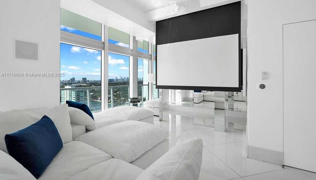 Small Image of 3737 Collins Ave, Miami Beach, FL 33140, USA Number 29
