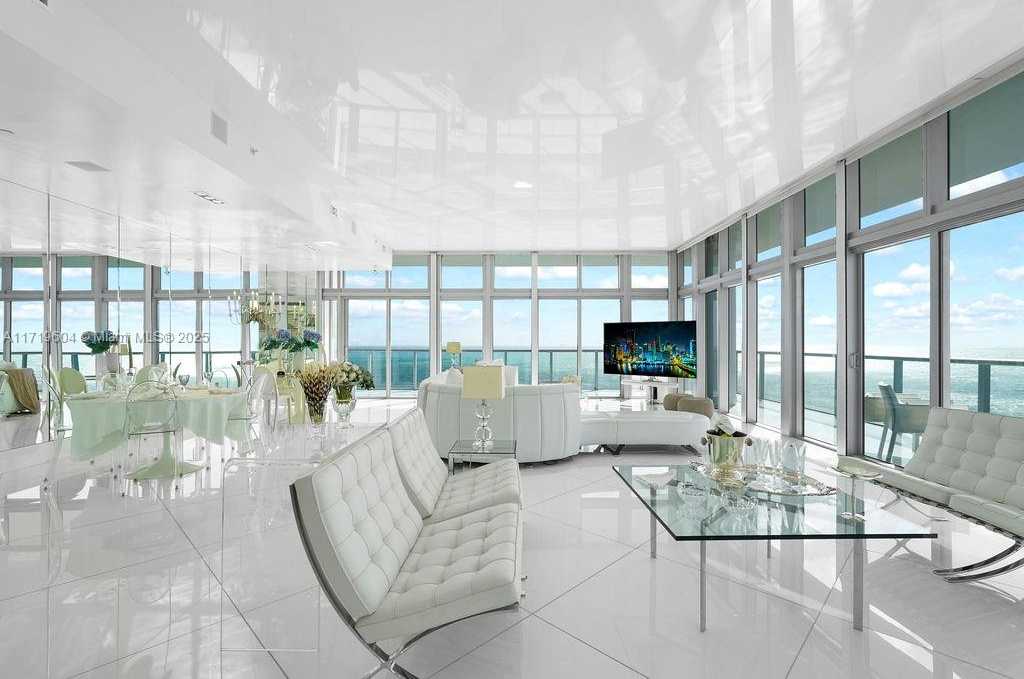Small Image of 3737 Collins Ave, Miami Beach, FL 33140, USA Number 4