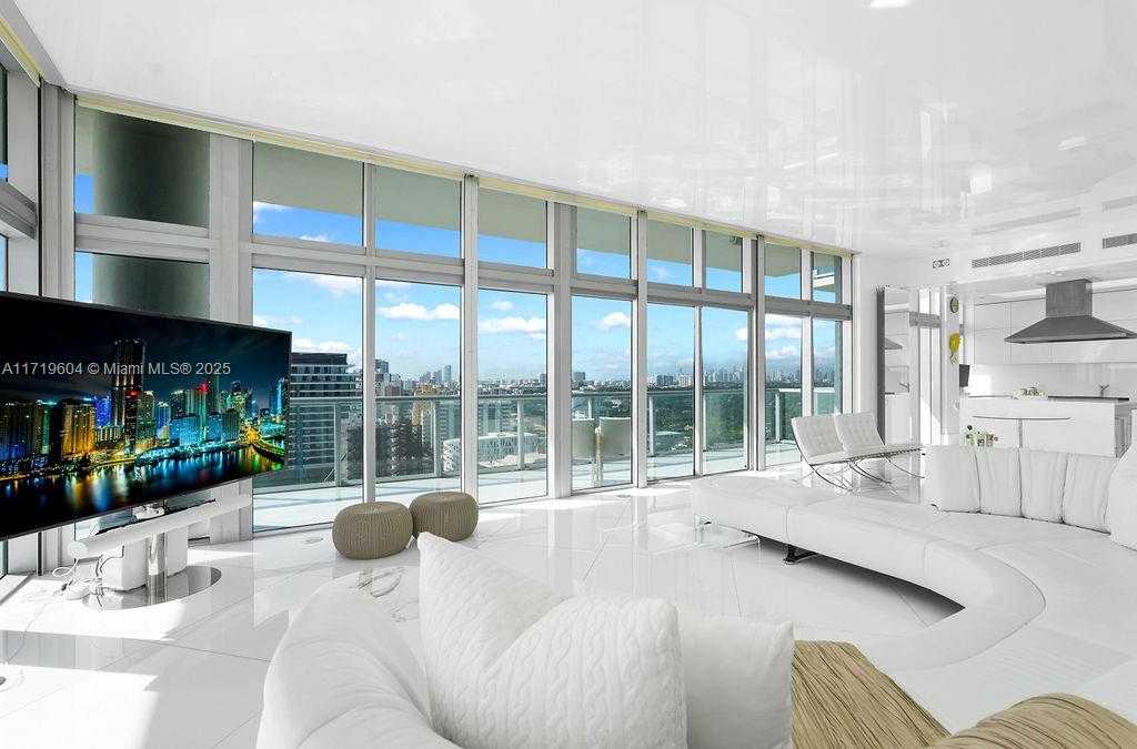 Small Image of 3737 Collins Ave, Miami Beach, FL 33140, USA Number 7