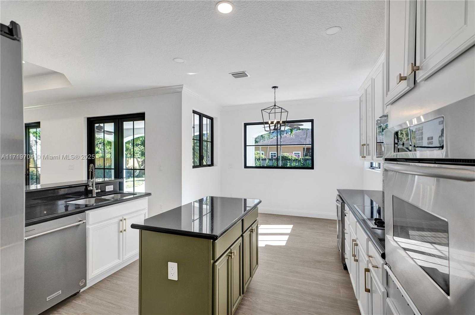 Small Image of 7935 SOUTH WEST 168TH ST, Palmetto Bay Number 13