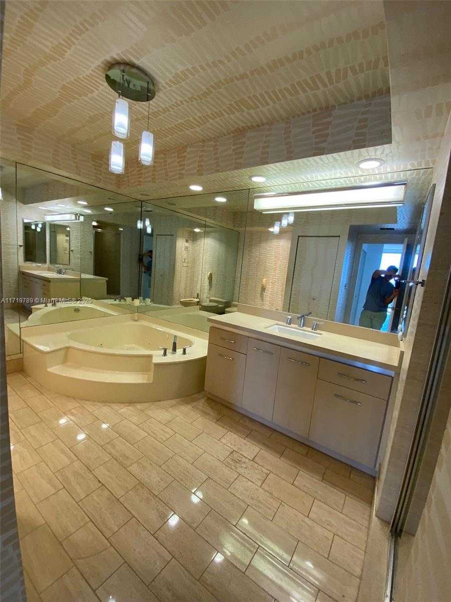 Small Image of 20281 EAST COUNTRY CLUB DR #2215, Aventura Number 10