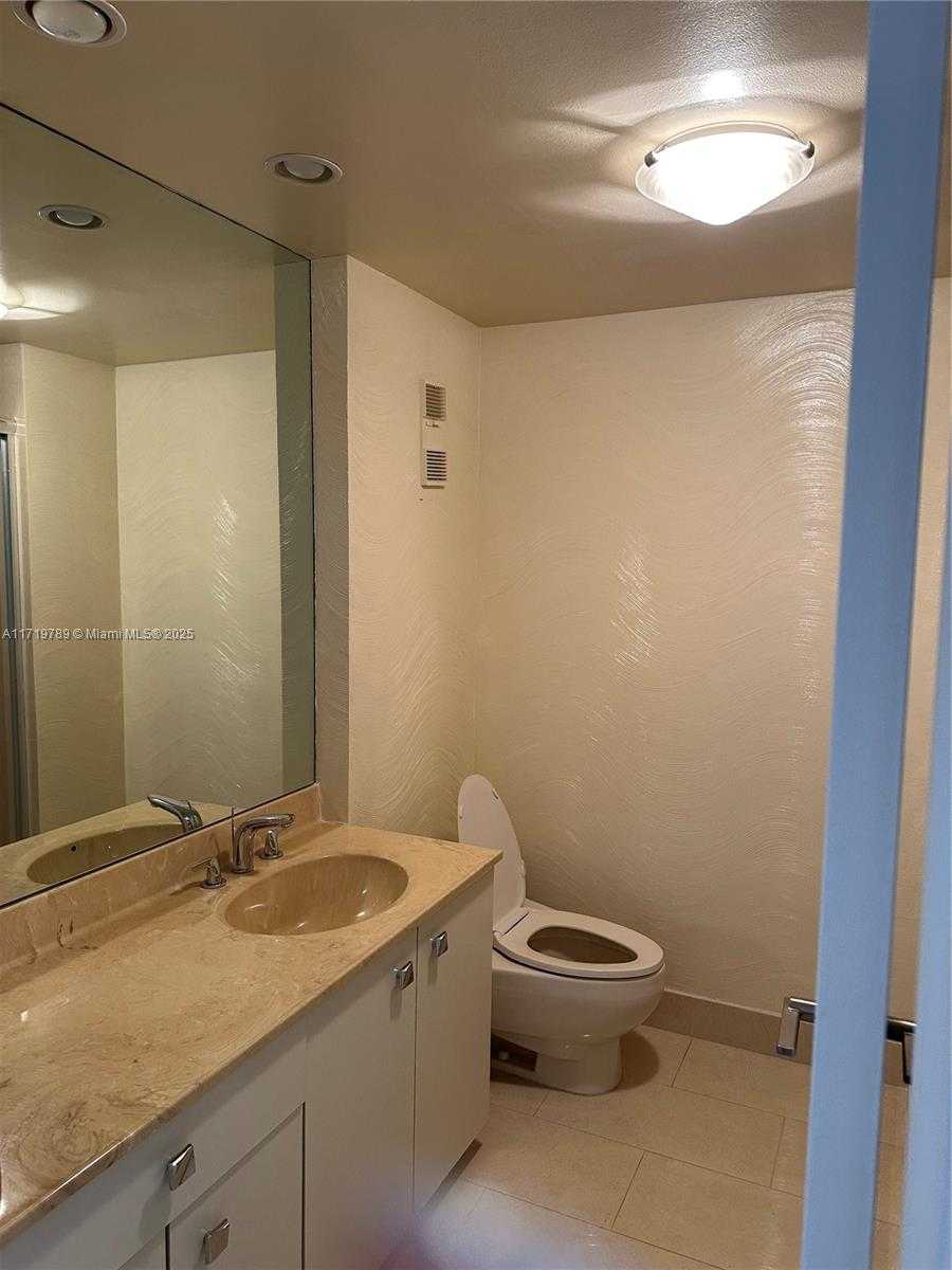 Small Image of 20281 EAST COUNTRY CLUB DR #2215, Aventura Number 12