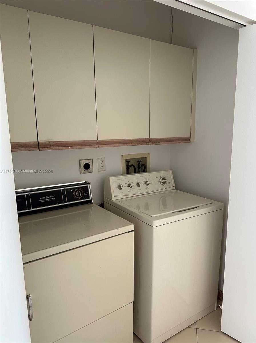 Small Image of 20281 EAST COUNTRY CLUB DR #2215, Aventura Number 14