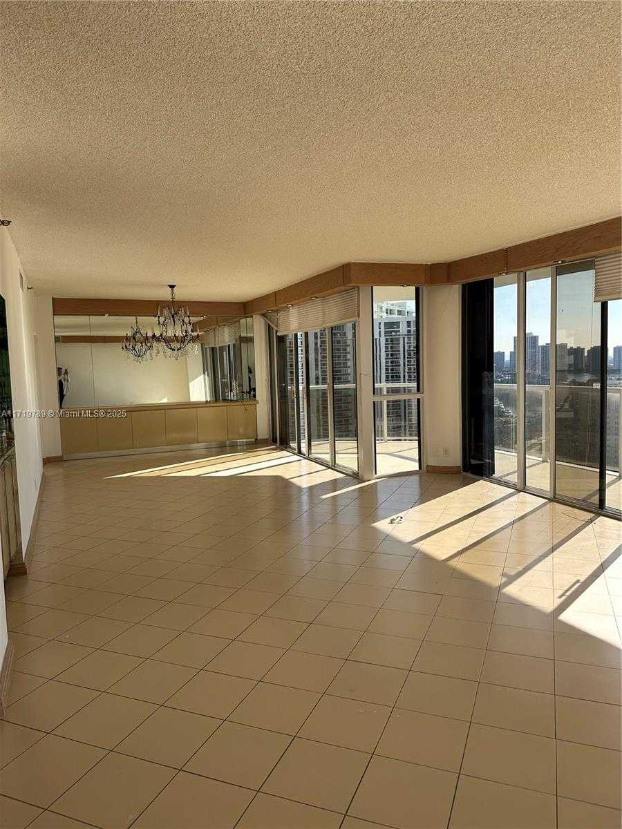 Small Image of 20281 EAST COUNTRY CLUB DR #2215, Aventura Number 6