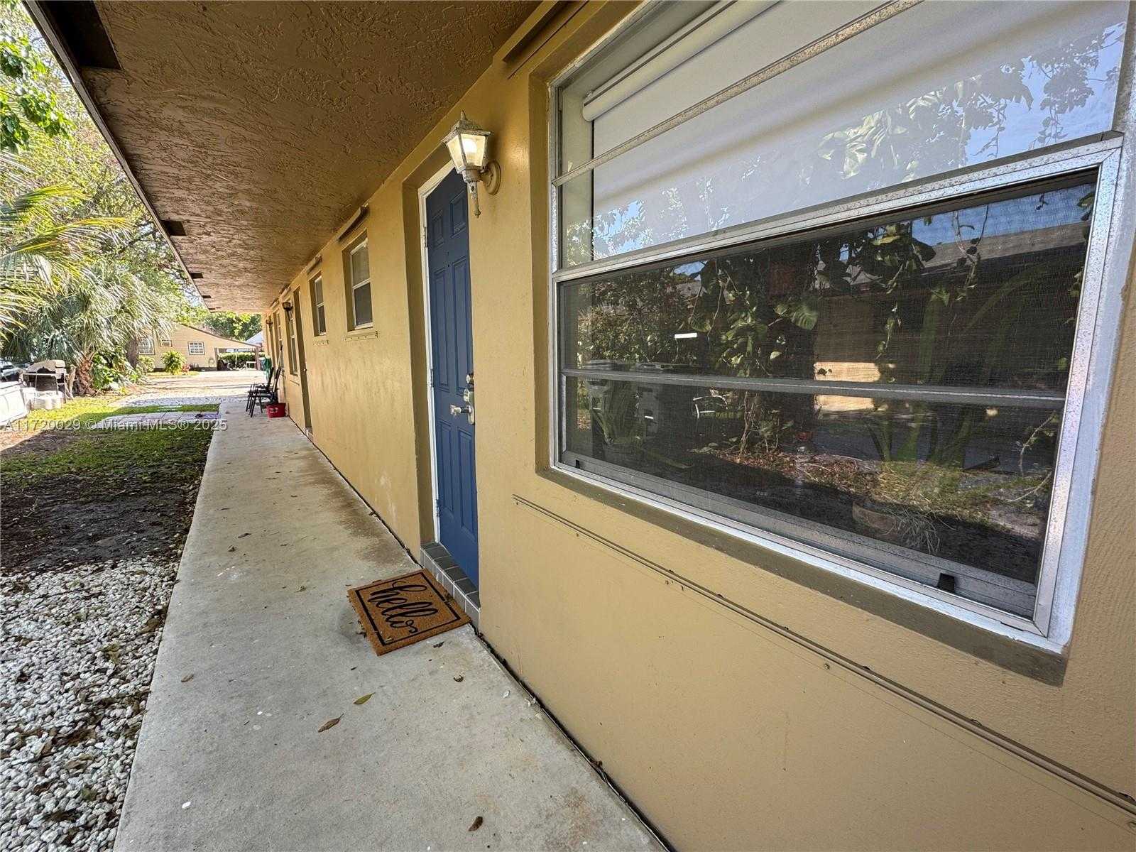 Small Image of 5639 LINCOLN ST #3, Hollywood Number 10