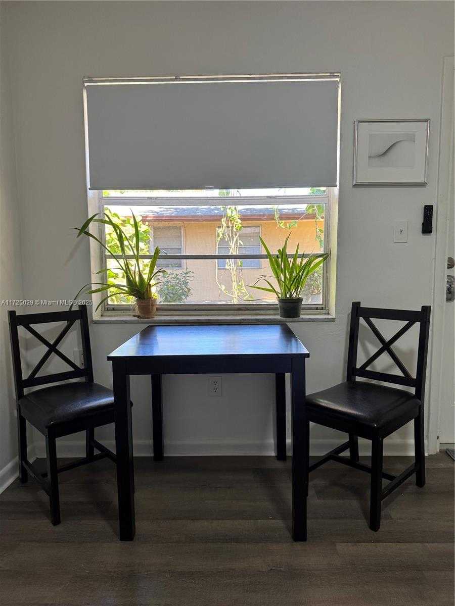 Small Image of 5639 LINCOLN ST #3, Hollywood Number 16