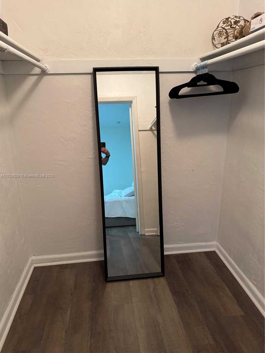 Small Image of 5639 LINCOLN ST #3, Hollywood Number 17