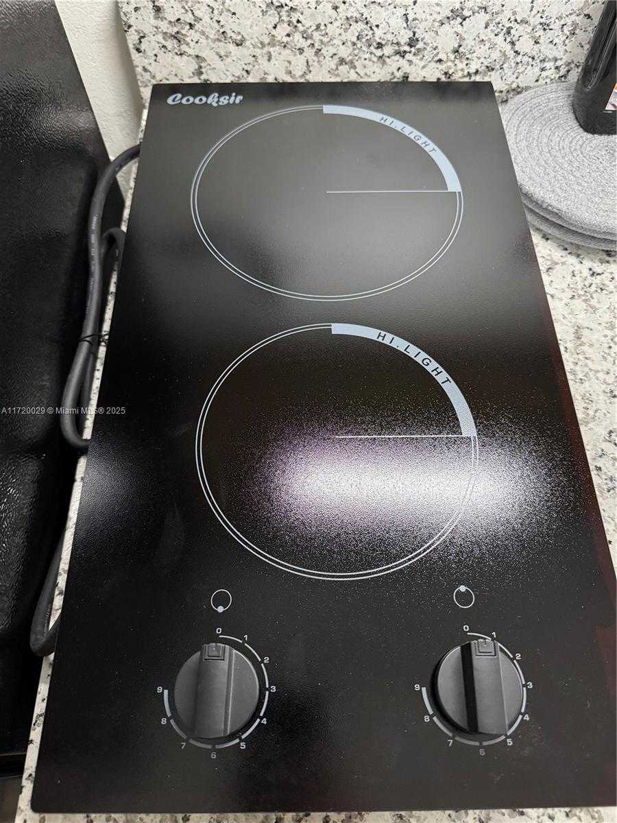 Small Image of 5639 LINCOLN ST #3, Hollywood Number 19