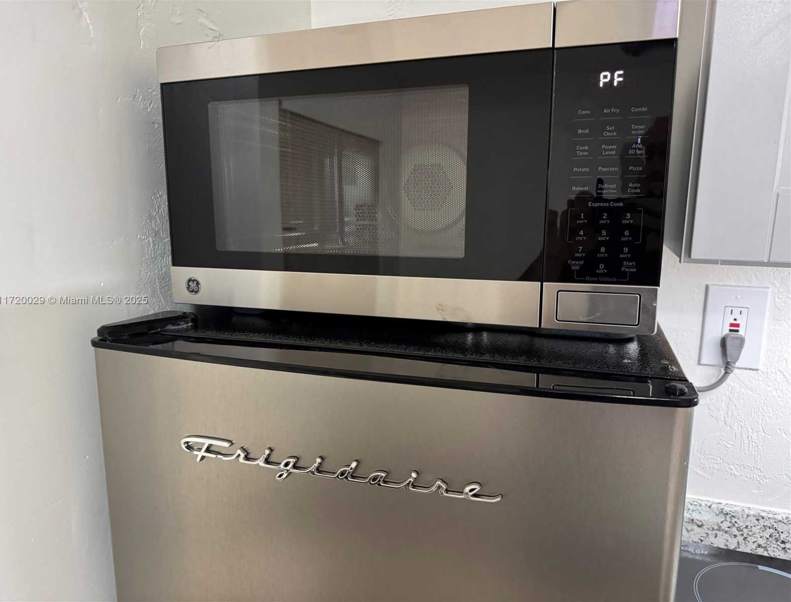 Small Image of 5639 LINCOLN ST #3, Hollywood Number 21