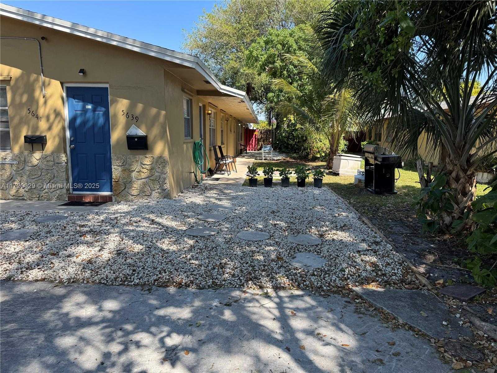 Small Image of 5639 LINCOLN ST #3, Hollywood Number 6