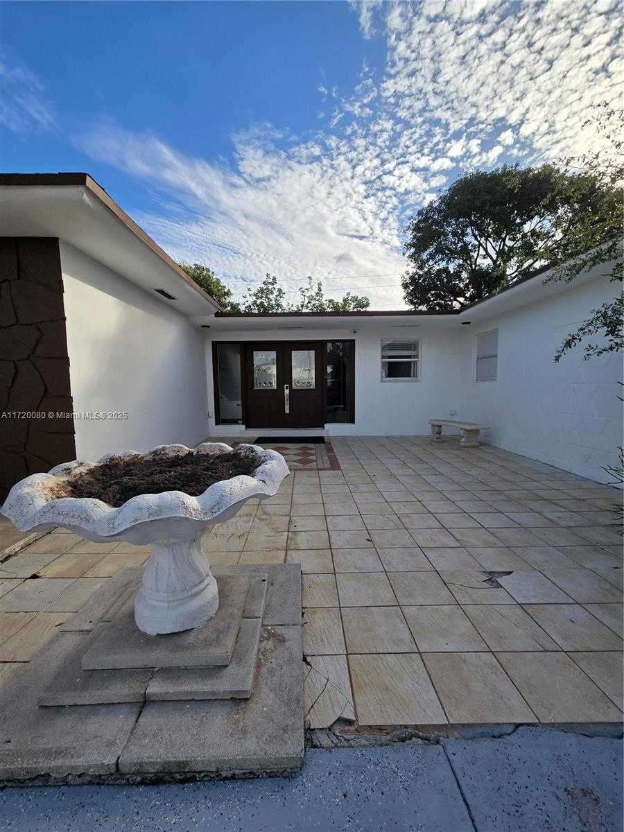 Small Image of 5712 HOLLYWOOD BLVD #3, Hollywood Number 15