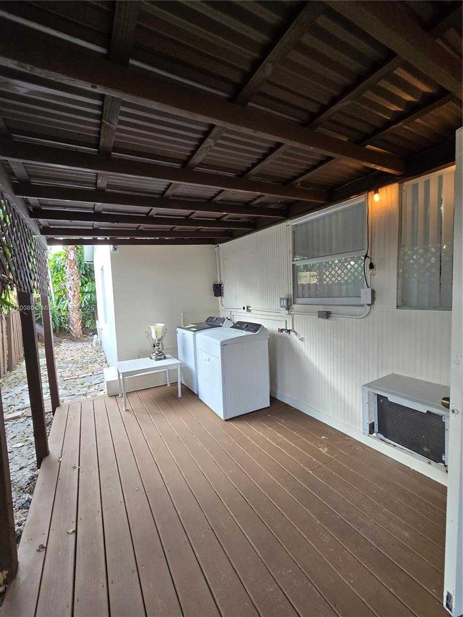 Small Image of 5712 HOLLYWOOD BLVD #3, Hollywood Number 17