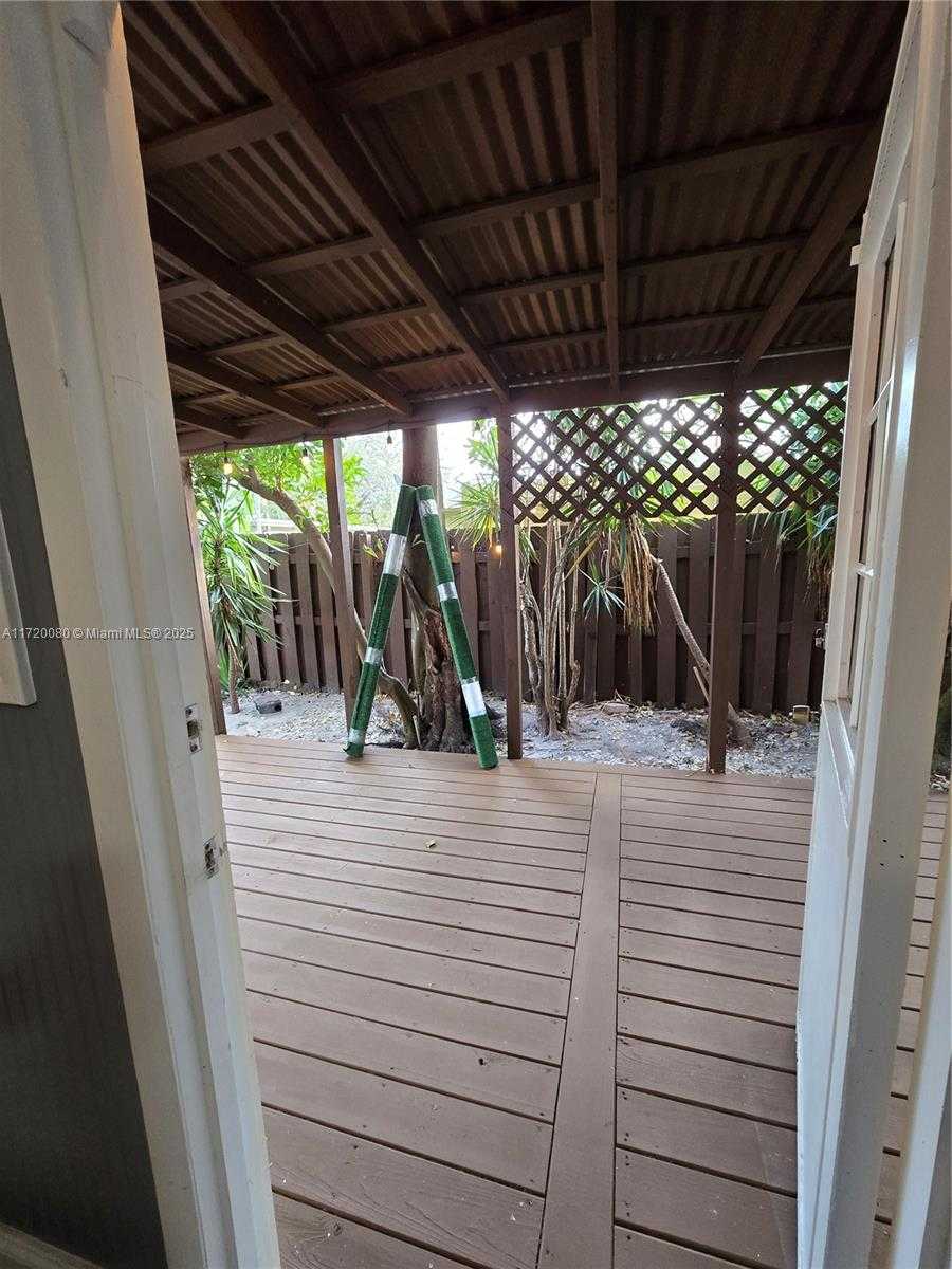 Small Image of 5712 HOLLYWOOD BLVD #3, Hollywood Number 20