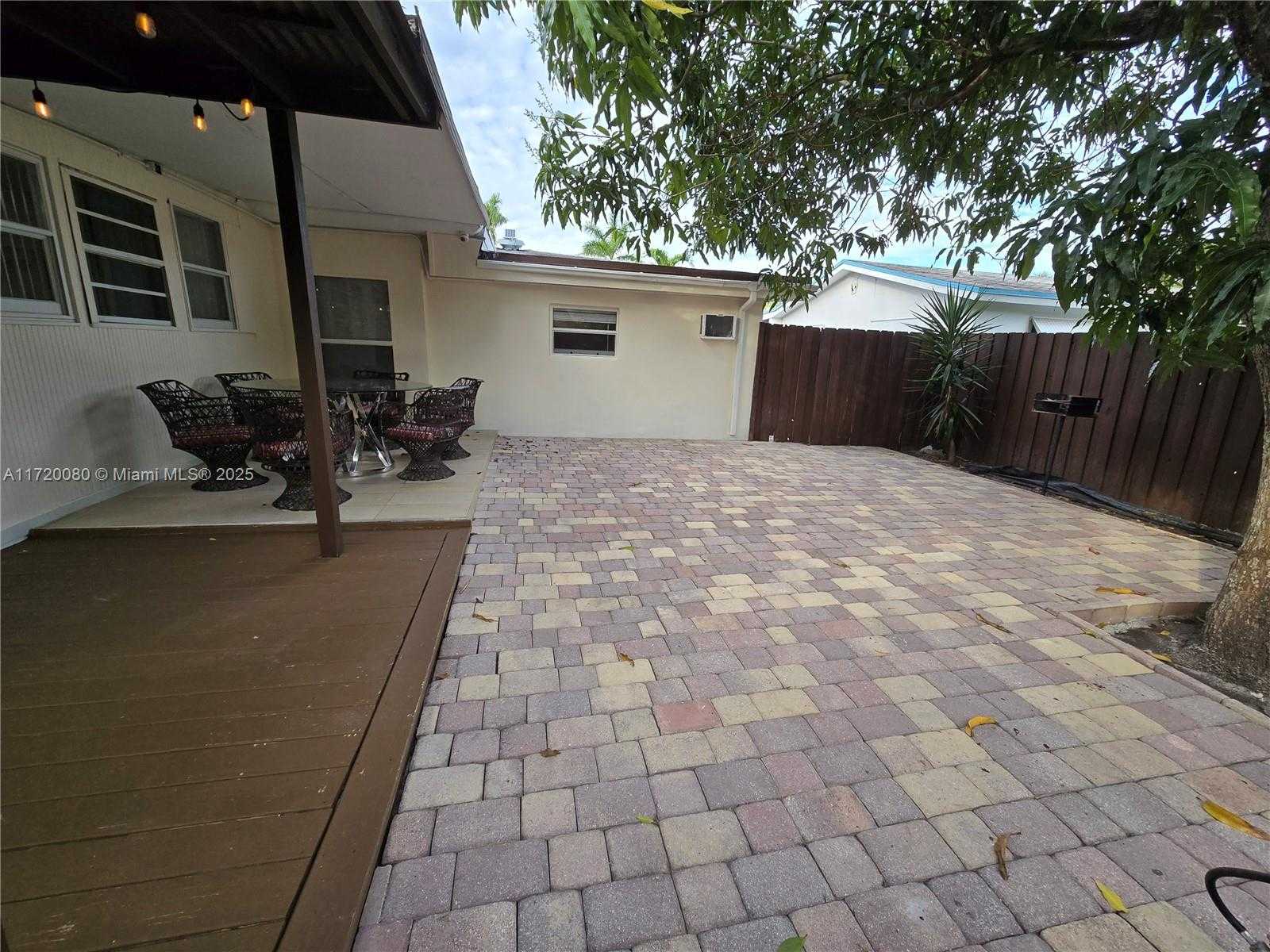 Small Image of 5712 HOLLYWOOD BLVD #3, Hollywood Number 22