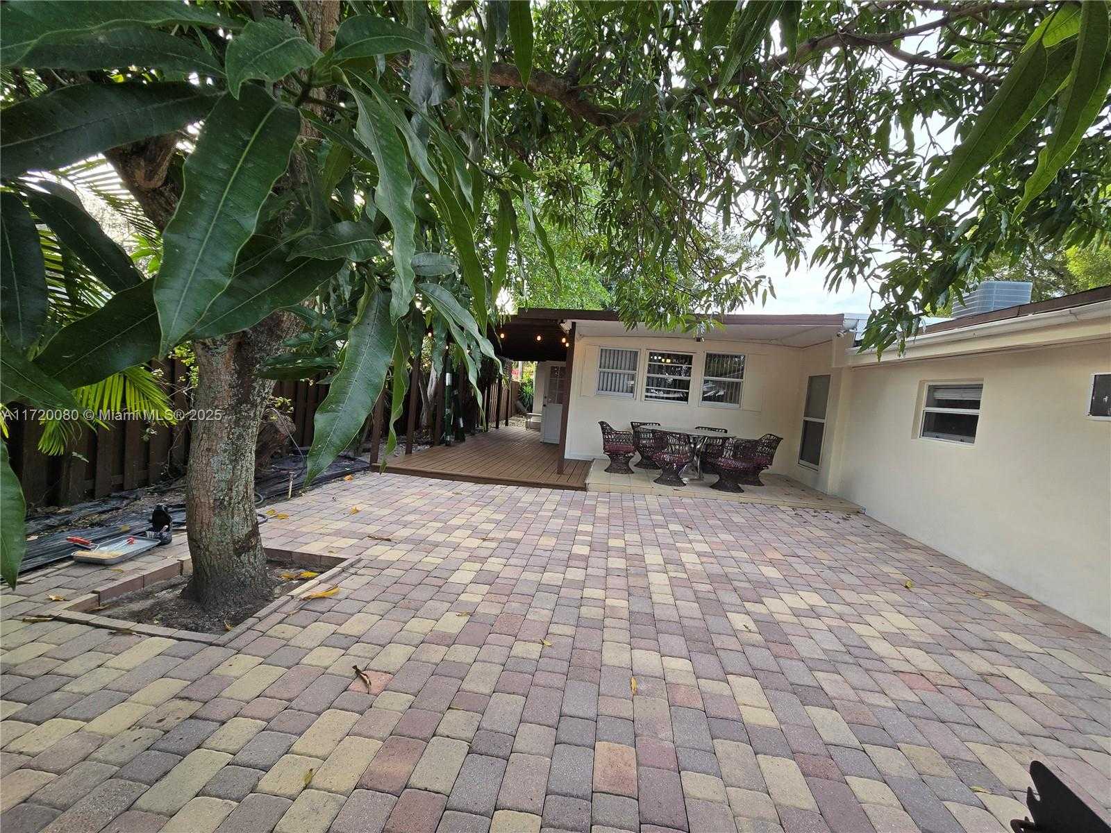 Small Image of 5712 HOLLYWOOD BLVD #3, Hollywood Number 23