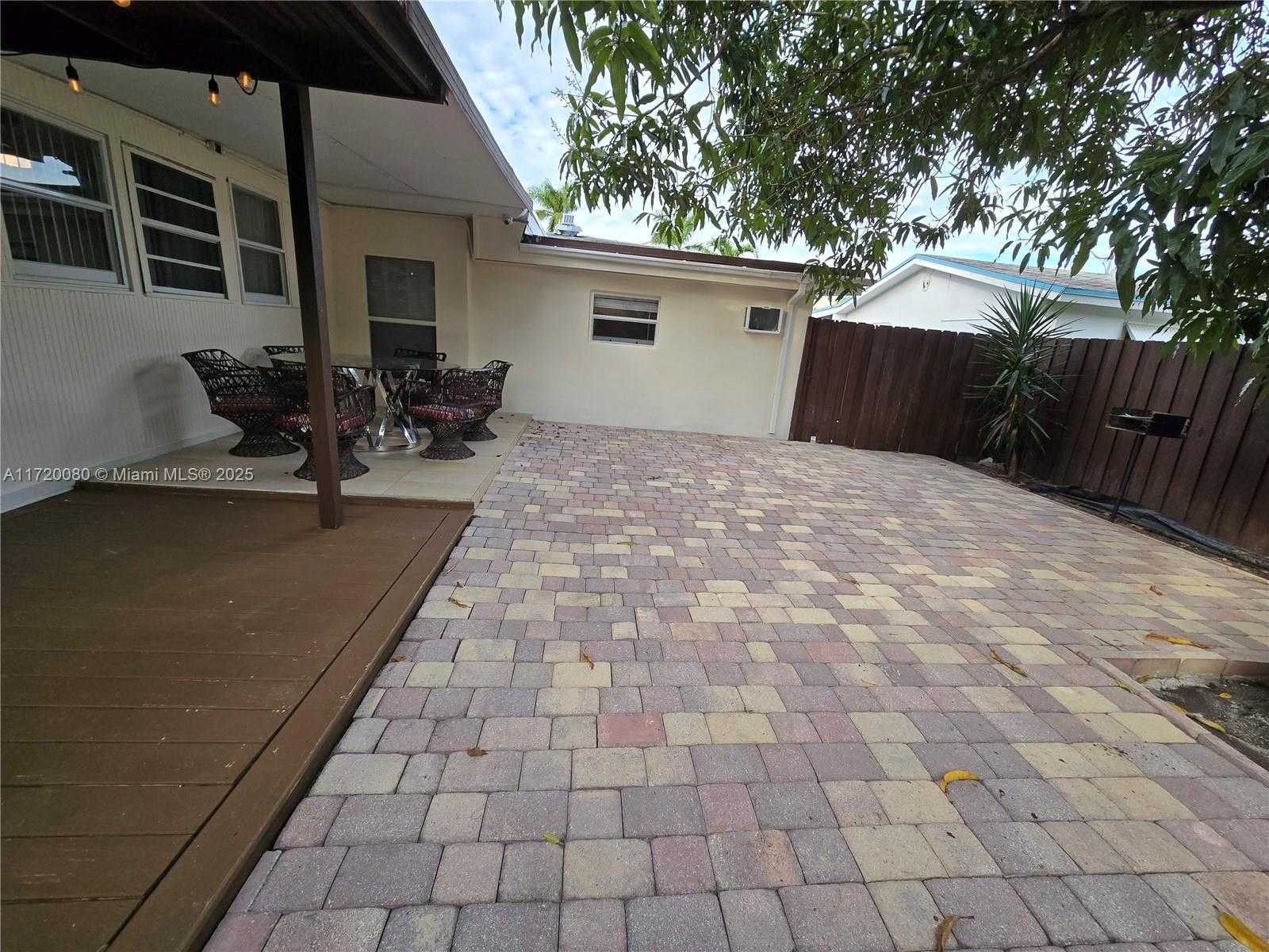 Small Image of 5712 HOLLYWOOD BLVD #3, Hollywood Number 25