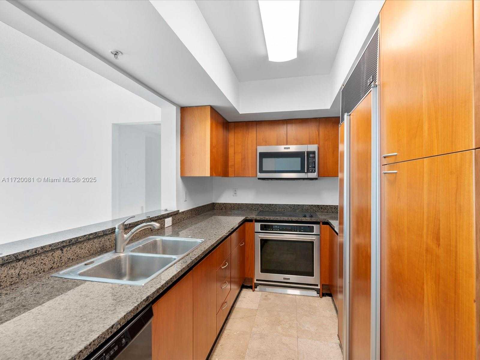 Small Image of 1500 OCEAN DR #708, Miami Beach Number 11