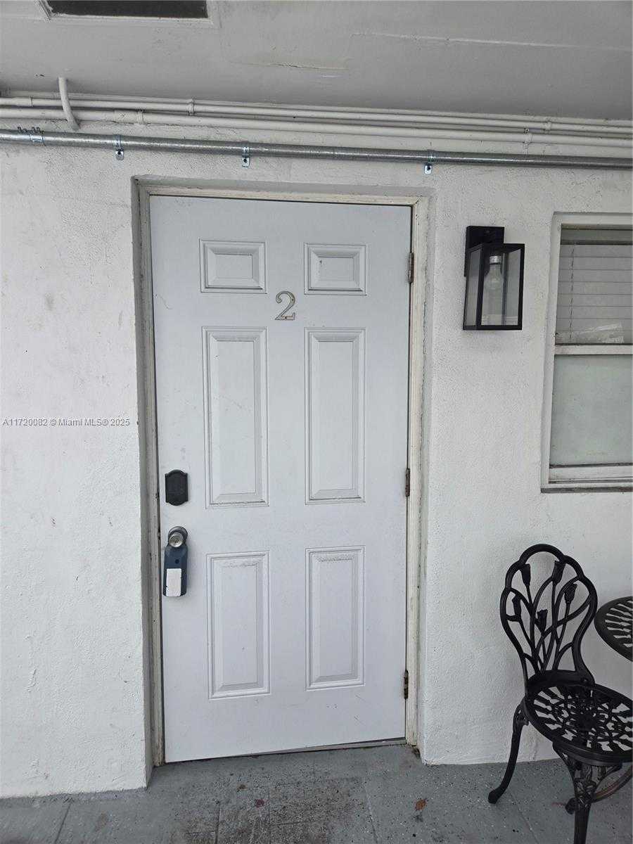 Small Image of 5712 HOLLYWOOD BLVD #2, Hollywood Number 11