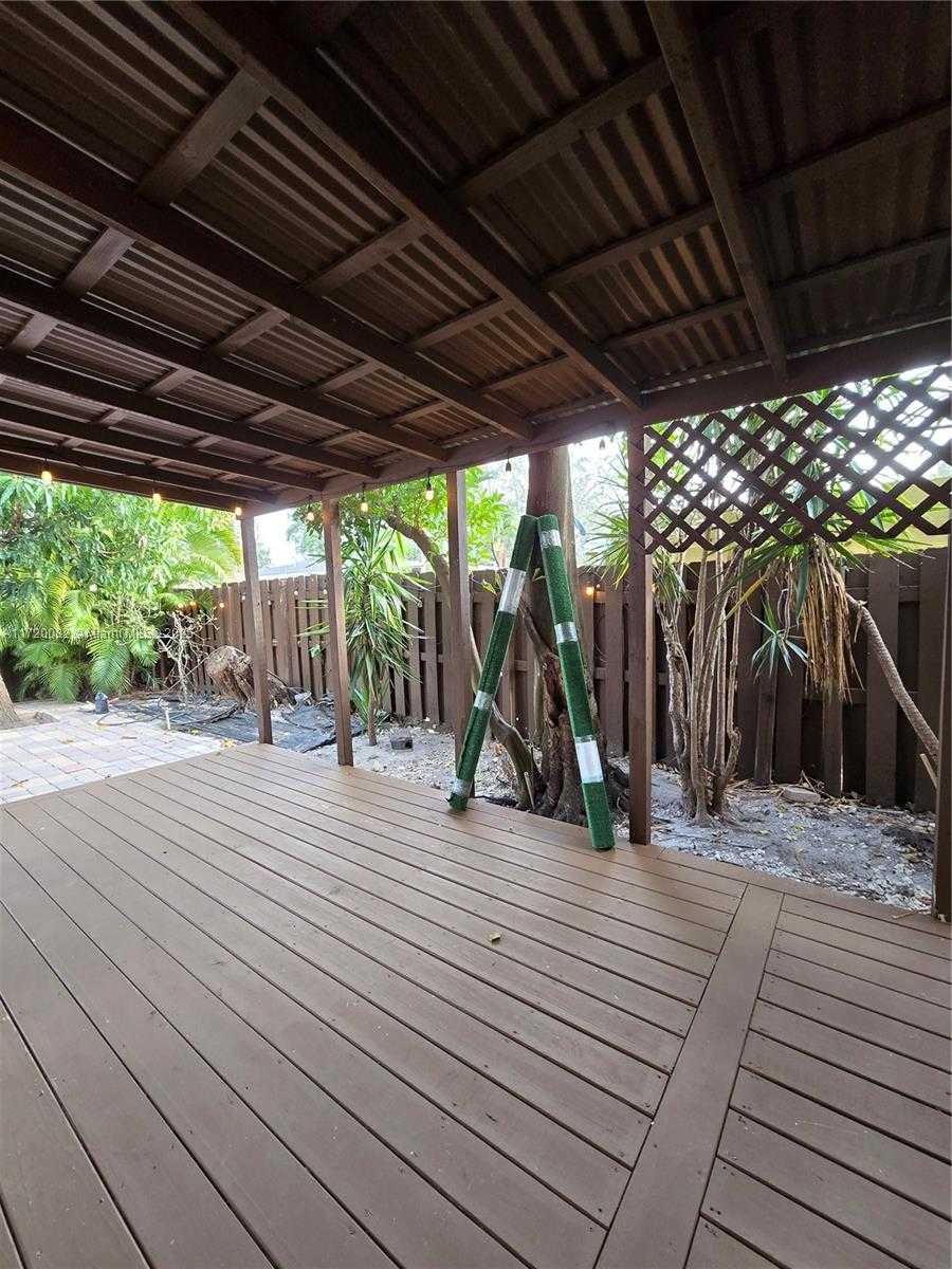 Small Image of 5712 HOLLYWOOD BLVD #2, Hollywood Number 16