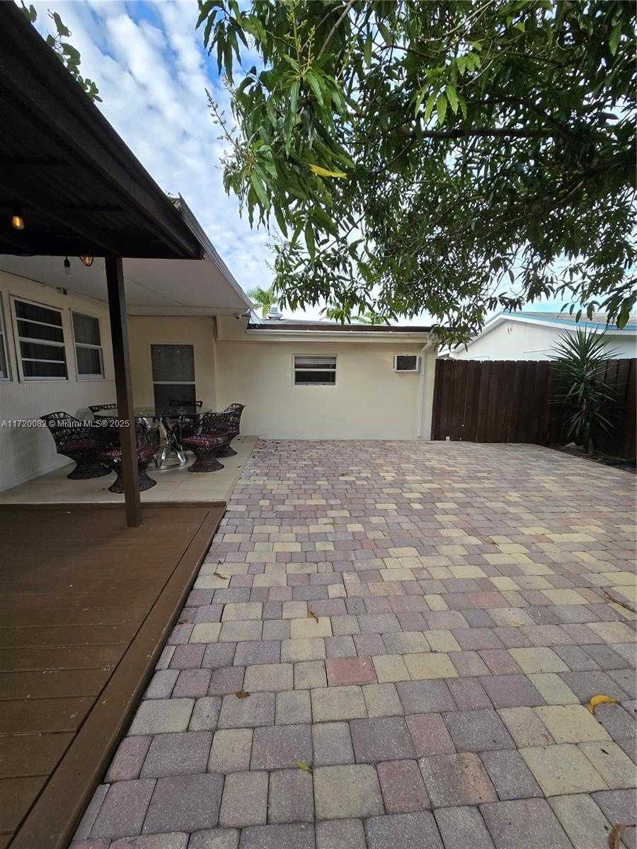 Small Image of 5712 HOLLYWOOD BLVD #2, Hollywood Number 17