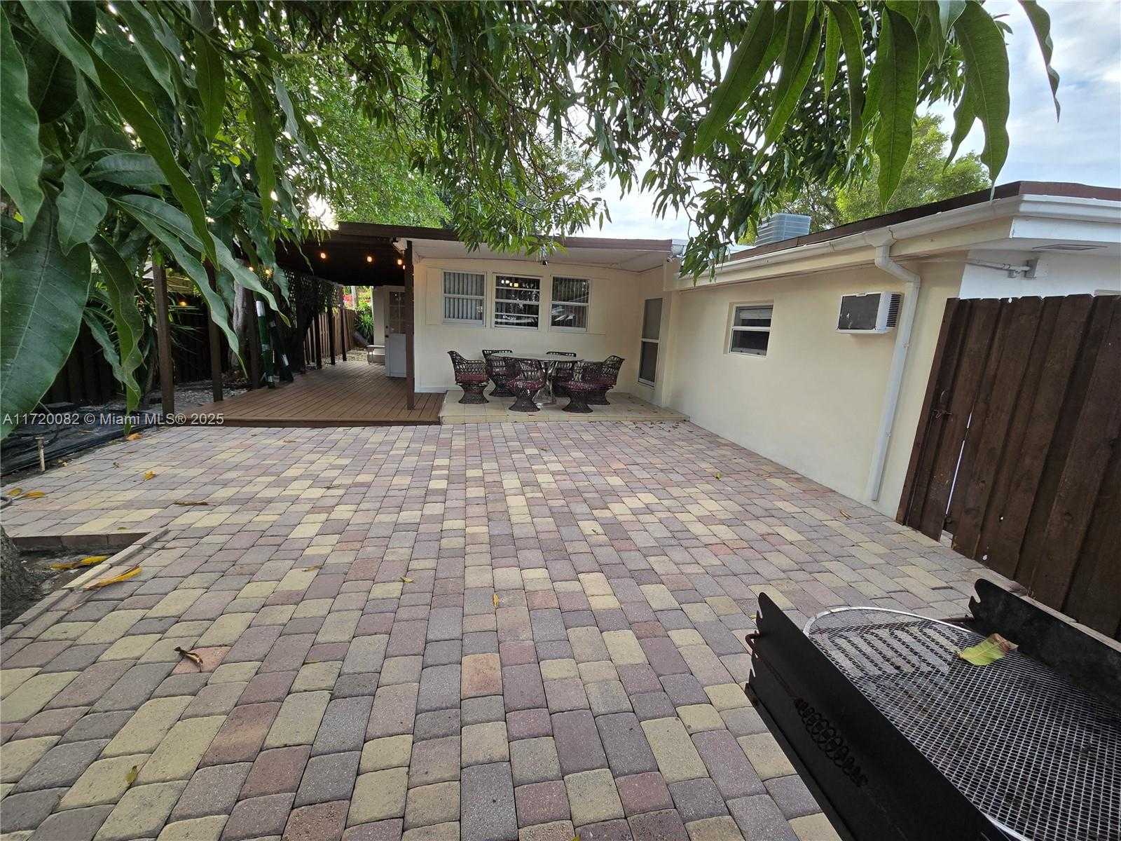 Small Image of 5712 HOLLYWOOD BLVD #2, Hollywood Number 19