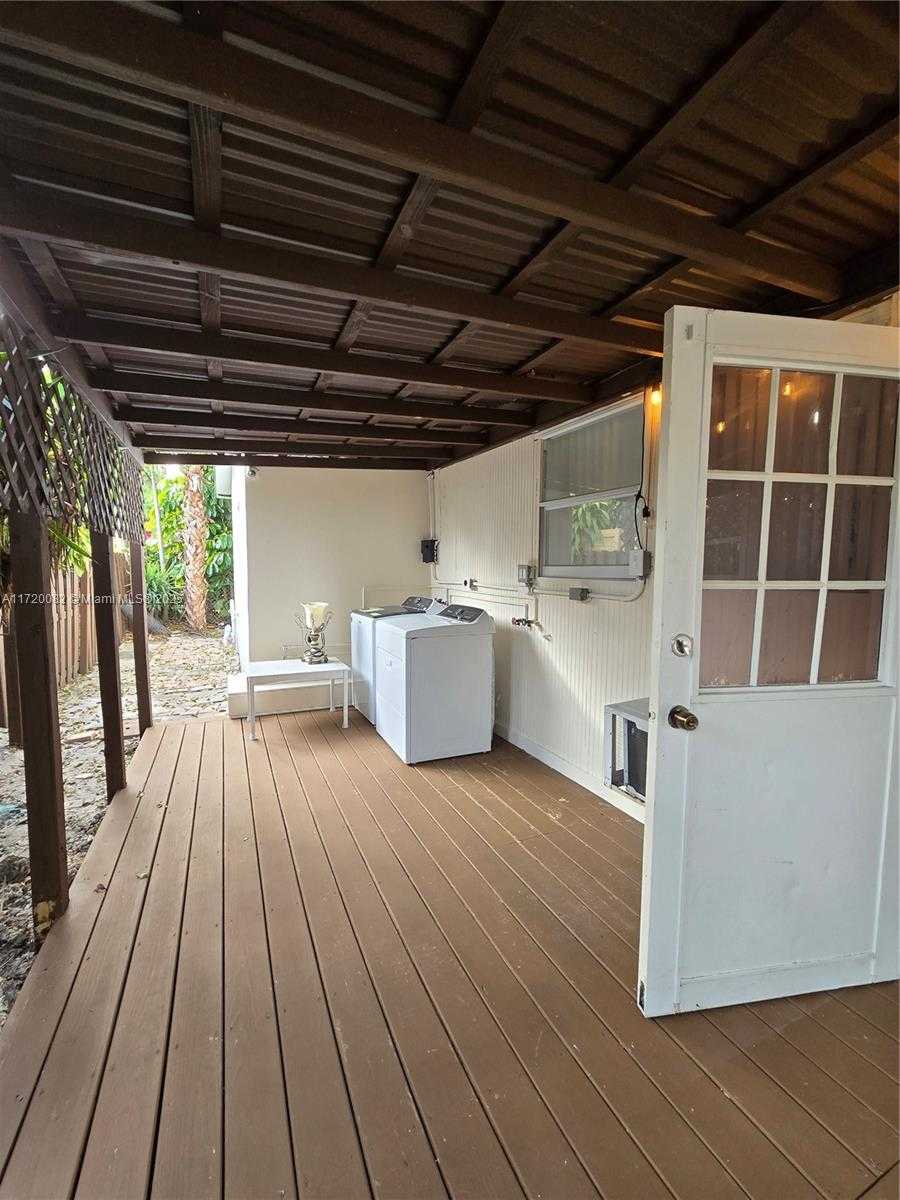 Small Image of 5712 HOLLYWOOD BLVD #2, Hollywood Number 23