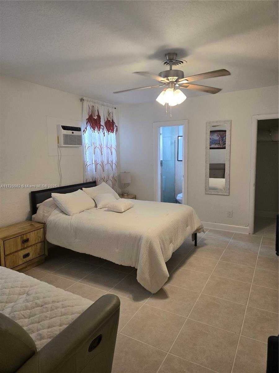 Small Image of 5712 HOLLYWOOD BLVD #2, Hollywood Number 5