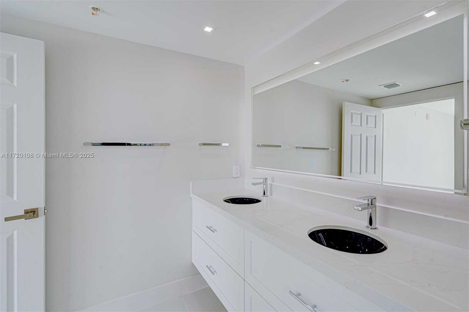 Small Image of 275 NORTH EAST 18TH ST #PH-07, Miami Number 10