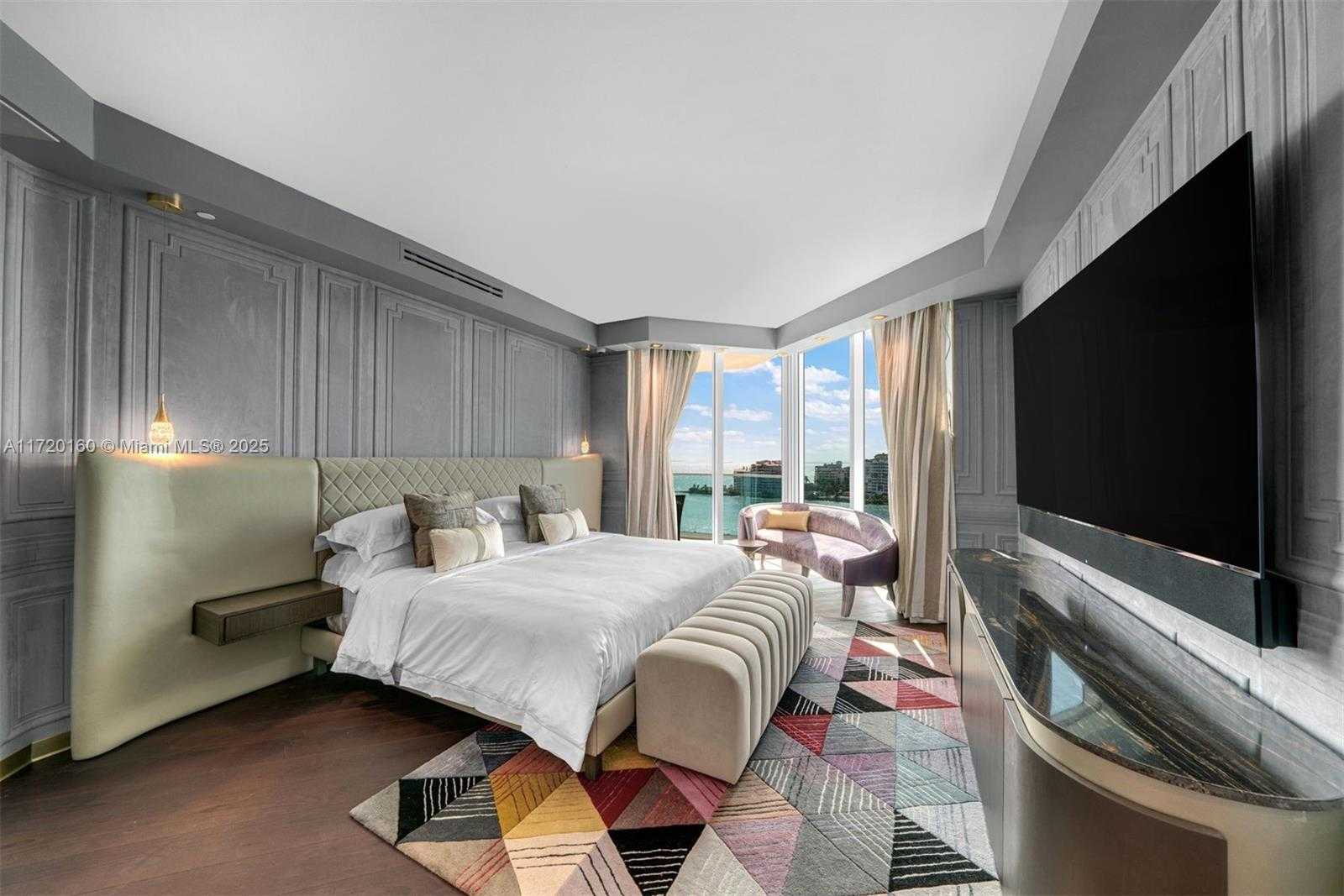 Small Image of 300 SOUTH POINTE DR #1501, Miami Beach Number 12