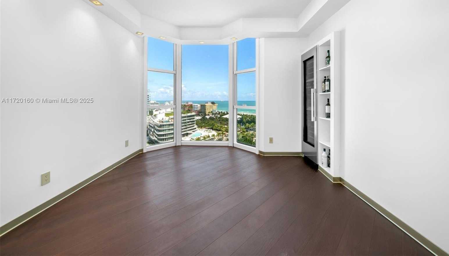 Small Image of 300 SOUTH POINTE DR #1501, Miami Beach Number 15