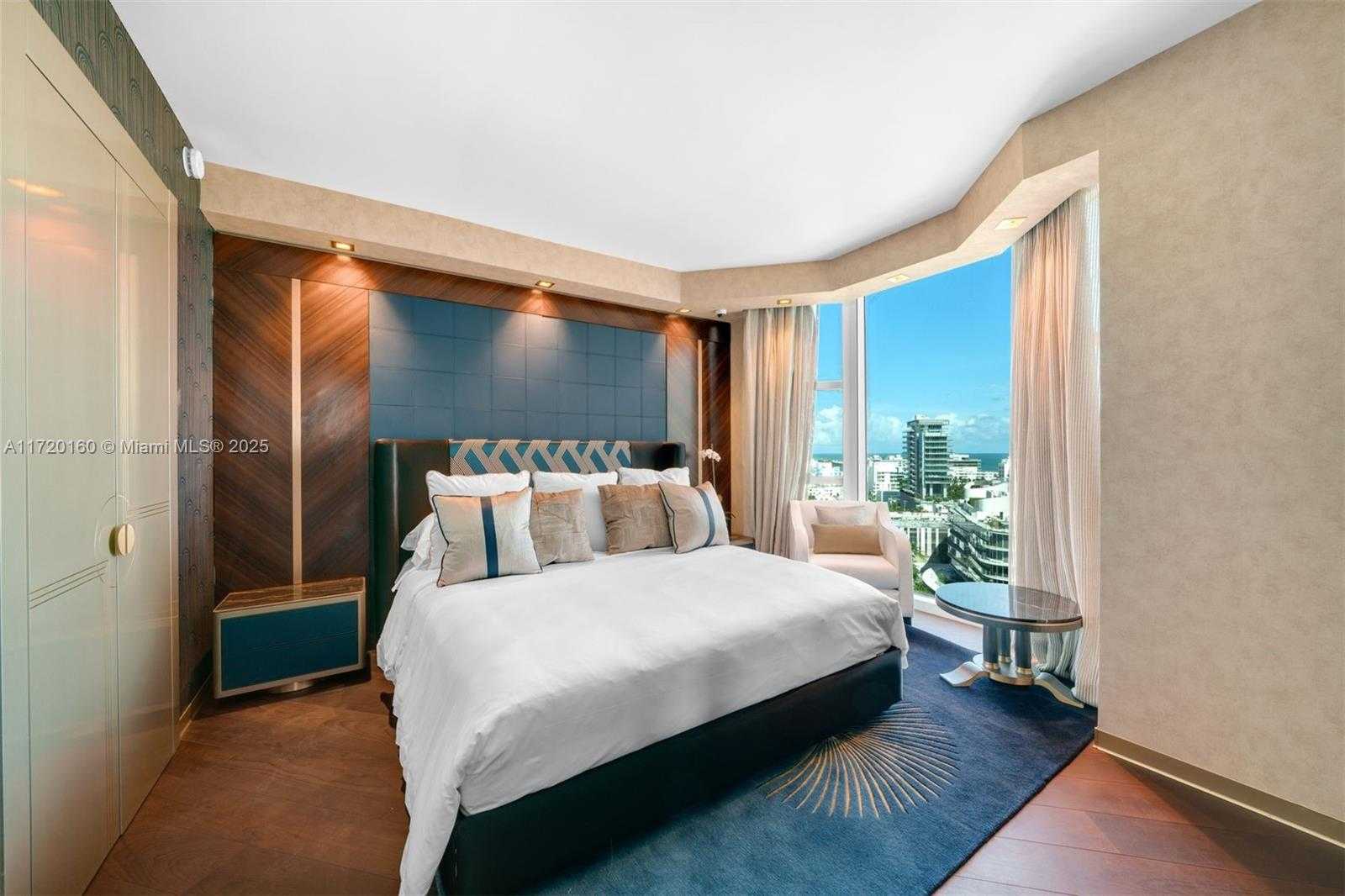 Small Image of 300 SOUTH POINTE DR #1501, Miami Beach Number 24