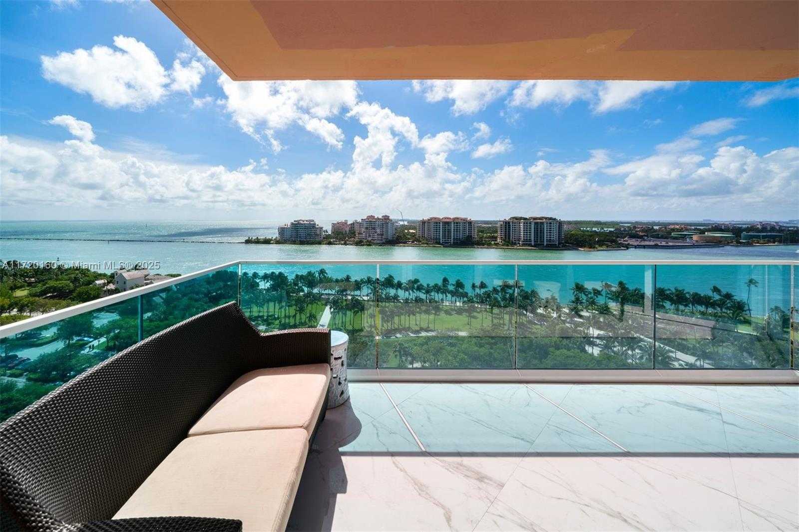 Small Image of 300 SOUTH POINTE DR #1501, Miami Beach Number 32