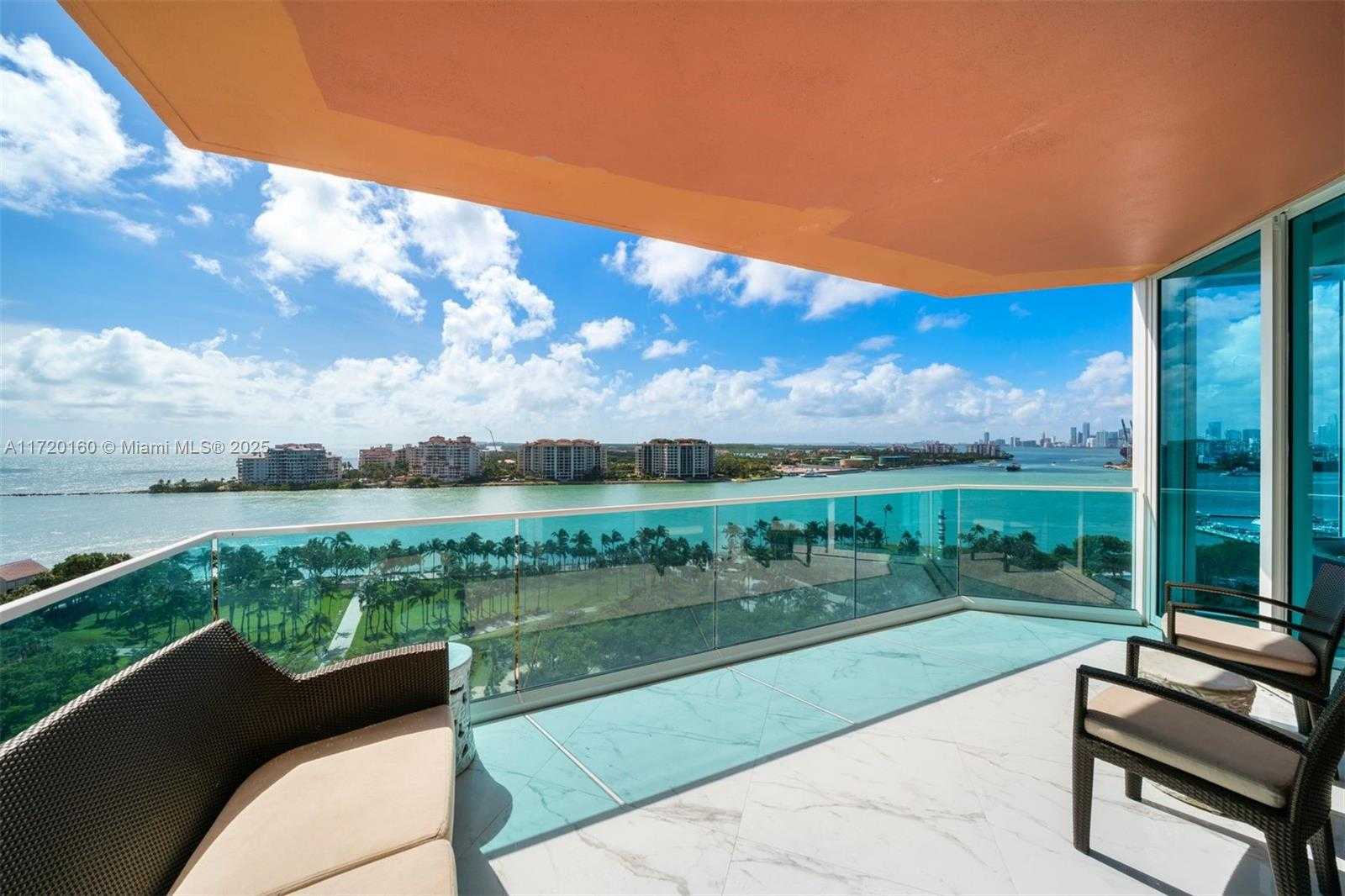 Small Image of 300 SOUTH POINTE DR #1501, Miami Beach Number 33