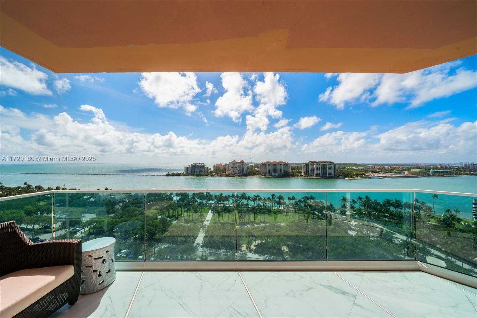 Small Image of 300 SOUTH POINTE DR #1501, Miami Beach Number 34