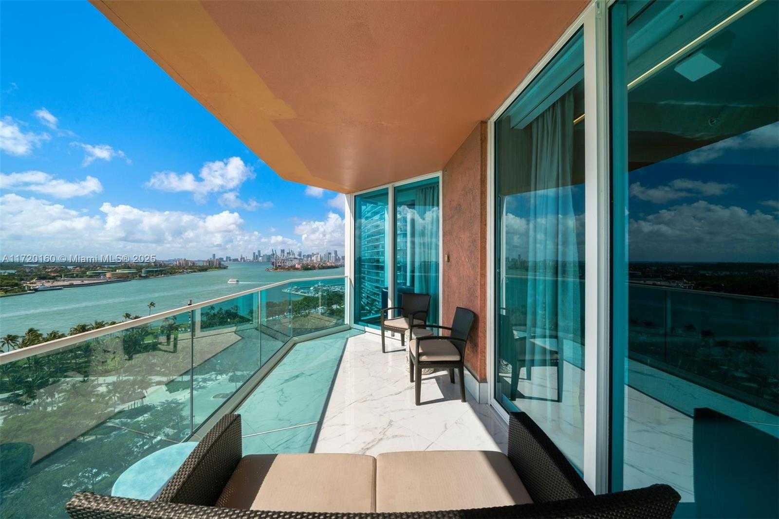 Small Image of 300 SOUTH POINTE DR #1501, Miami Beach Number 39