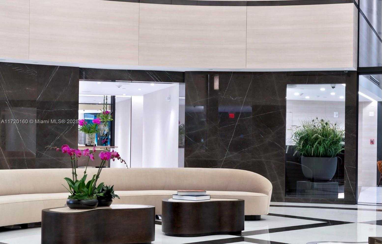 Small Image of 300 SOUTH POINTE DR #1501, Miami Beach Number 45